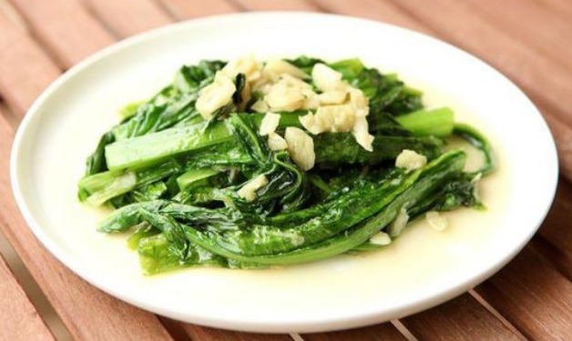 炒油麦菜,用不用焯水学会正确做法,牢记三招,脆嫩又入味