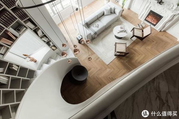 夫妻|成都夫妻家中的高级场面：凭一个楼梯就圈粉无数，职住一体太爽了