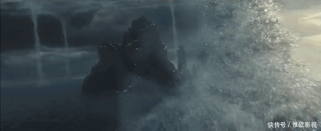 高中曾爱不释手的小说拍成电影觉得好看,是滤镜厚还是针不戳?