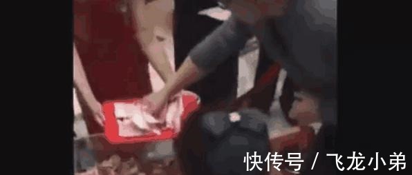 总价格|买一套房抓一把钱,能抓多少给多,网友定个小目标抓他一个亿