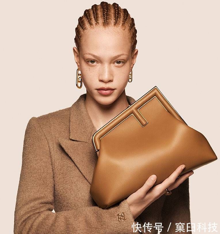 香奈儿 有范儿:早秋换新装 热门手袋你入手了吗?|封面天天见·逛姐出街