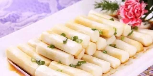 皱纹|女性过了45岁,多吃4种食物,淡化皱纹,改善气血,更显年轻