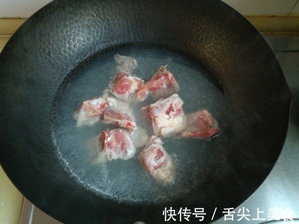 骨髓|它是猪身上的一块宝,肉贩子自己偷偷留着吃,聪明人抢着买