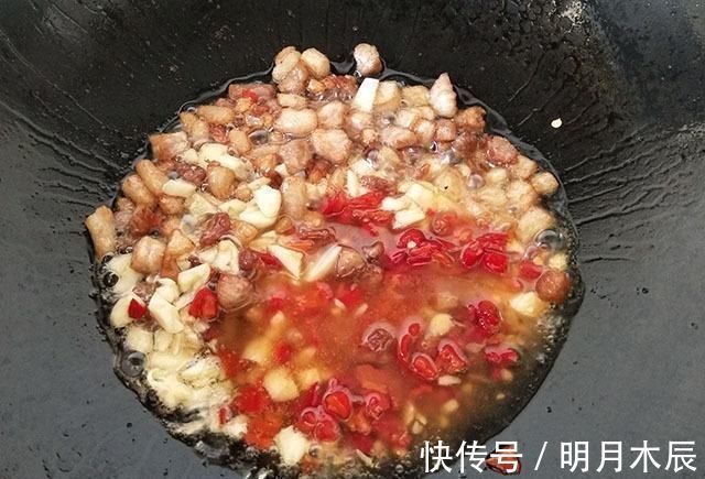 一日三餐|秋冬进补,少吃鸡鸭牛羊多吃它,入口鲜香又好做,我家经常吃