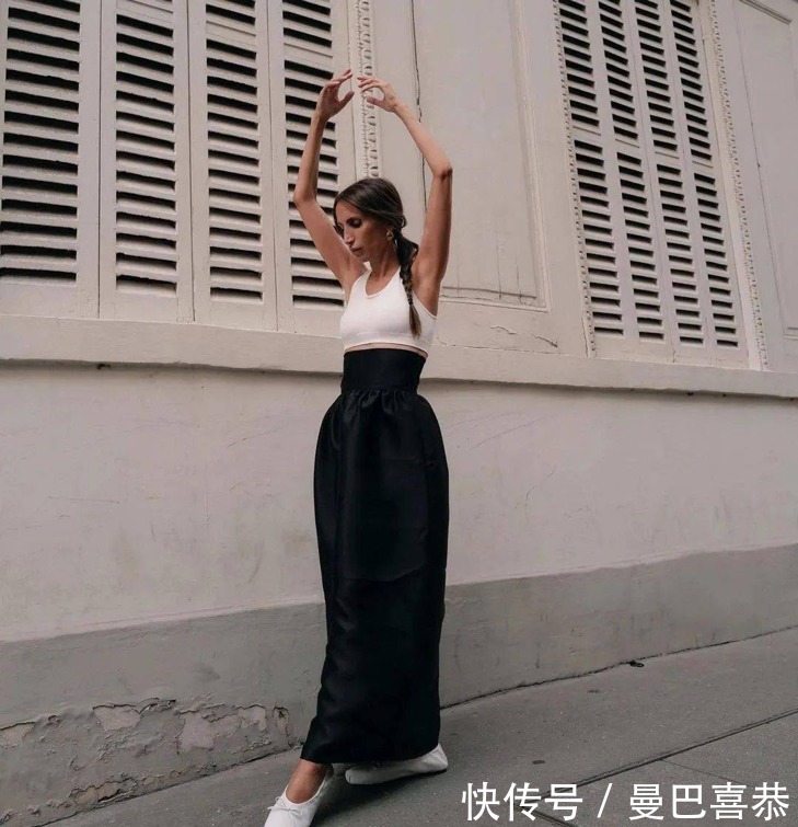 芭蕾舞鞋|“小白鞋”大势已去！今夏开始流行穿“芭蕾鞋”，舒适百搭又显高