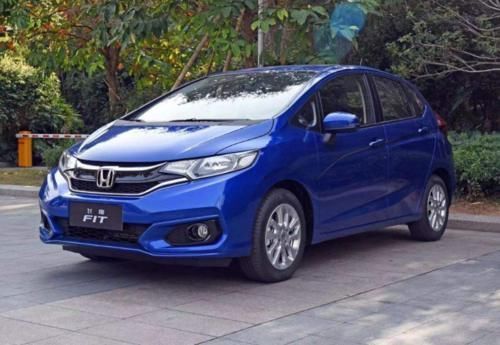 两厢车保值率公布 网友看后一片哗然 一直买错车 乐惠车
