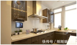 顶吸式|为什么聪明人宁愿多花钱也要买集成灶看了别人家的厨房，我信了