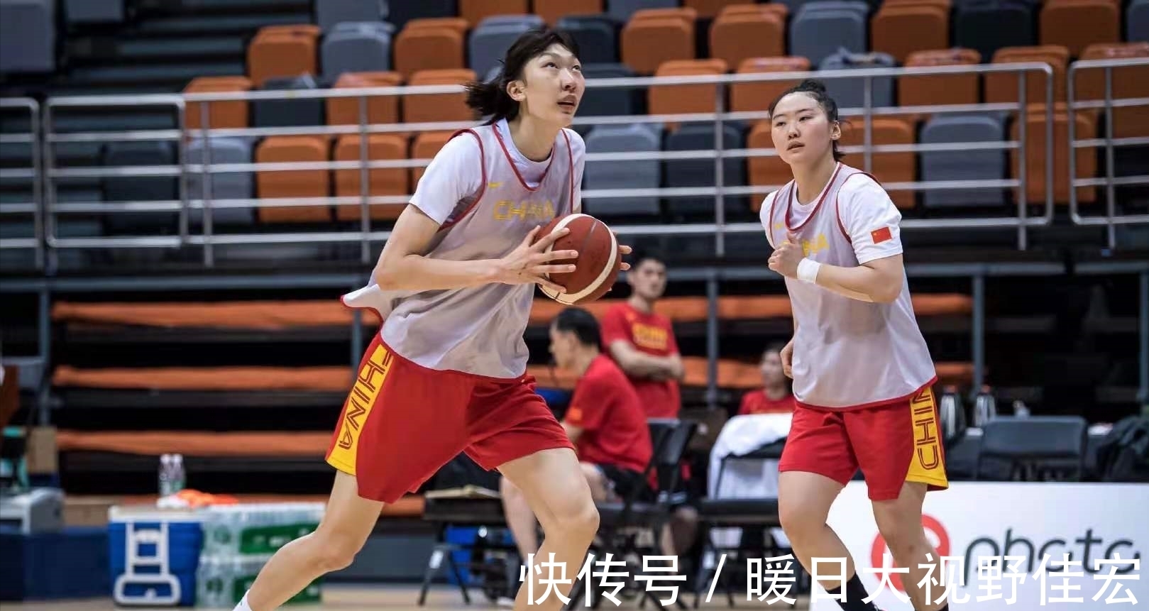 指挥者|12分惜败!双塔合砍35+12,李梦化身球场指挥者,一人发挥低迷
