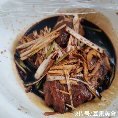 咸蛋黄酿肉|厨娘教你一招巧做咸蛋黄酿肉