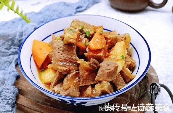 炖牛肉,第一步不是先焯水!大厨教你正确做法,软烂入味,还不腥