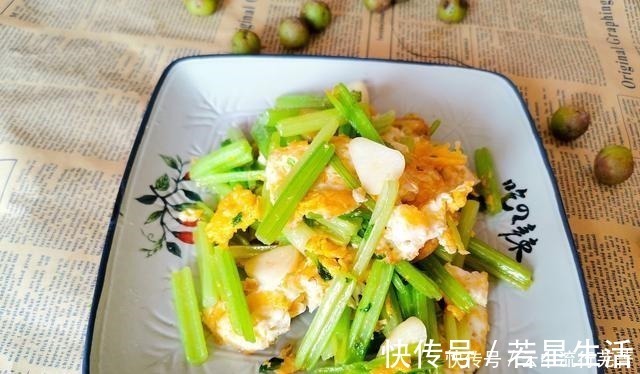 香芹段|买鸡蛋挑大个，颜色选白壳，蛋黄越黄越营养别被摊贩“忽悠”了