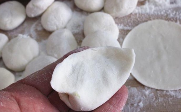 做白菜馅的时候,教你“3不放3多放”,饺子的香味是满口的,鲜嫩的还不出水