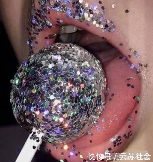 学生党经常对“嘴唇”做3件事,会越变越美,00后请自测