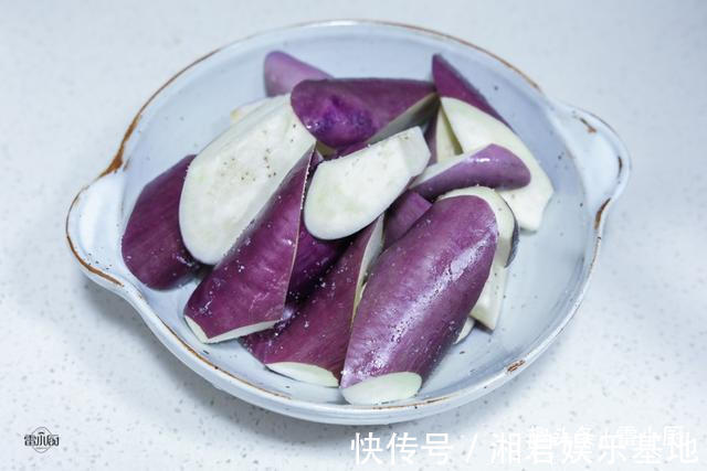 老爷子|我家最爱的土豆做法,每次做一盘不够吃,开胃解馋,比土豆丝好