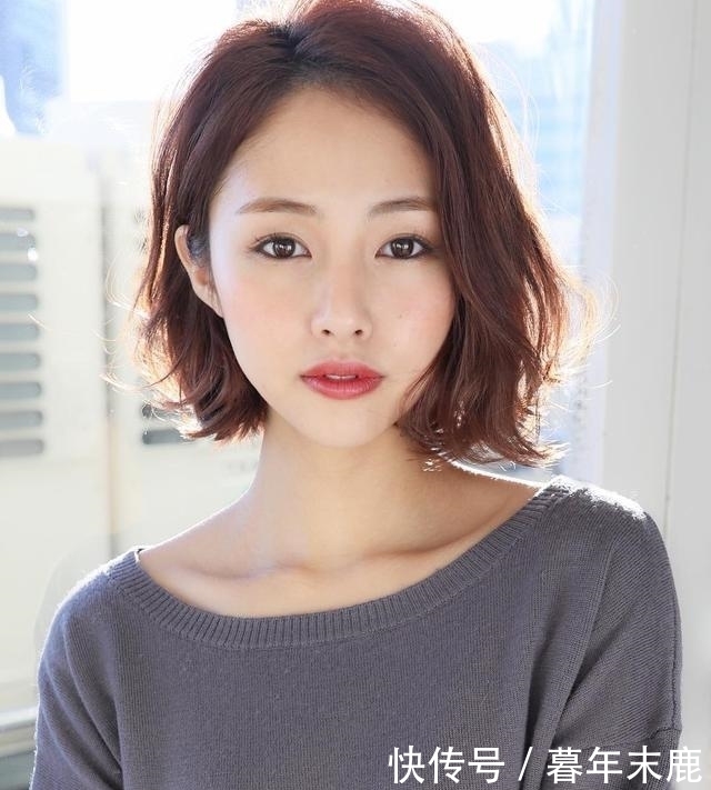 10款冬季热门女生发型,从长到短、这才是今年发型的主流趋势
