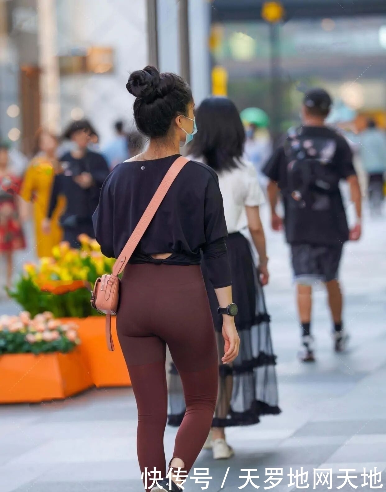 别“看扁”了健美裤,换了环境犹如新生,令女孩们刮目相看