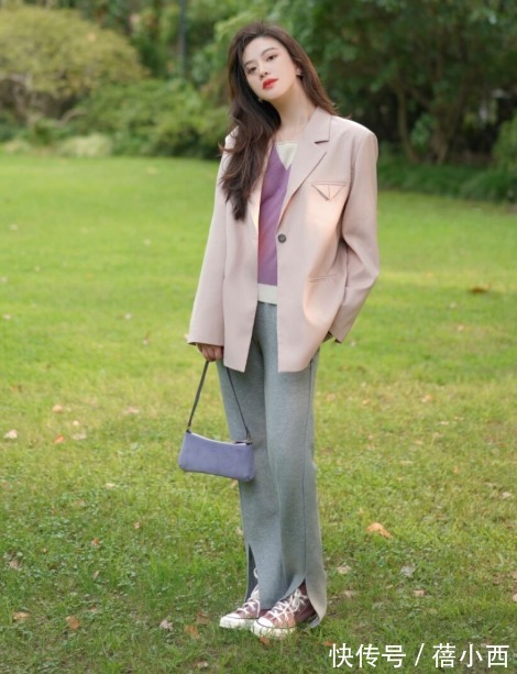 半身裙|新年不要穿得太老气,学博主这样穿针织衫,打造时尚高级感!