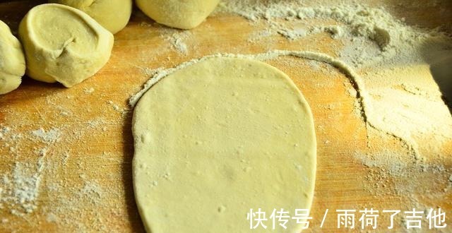 酱香|花生酱千层小饼，做法简单，酱香浓郁，酥脆可口，当做早餐刚刚好！