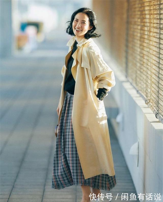 穿衣风格|优雅耐看的日系穿搭，更适合50多岁阿姨，简简单单的款式更提气质