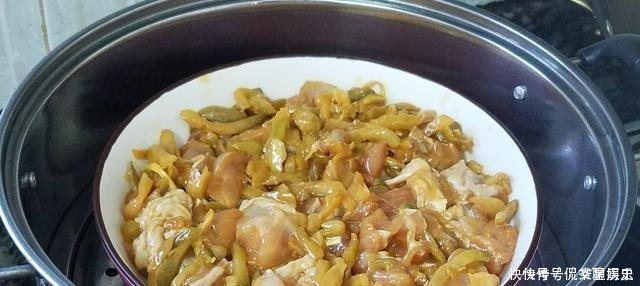 我家鸡腿从不红烧、加2包榨菜、不加一滴水,上桌就被吃光光