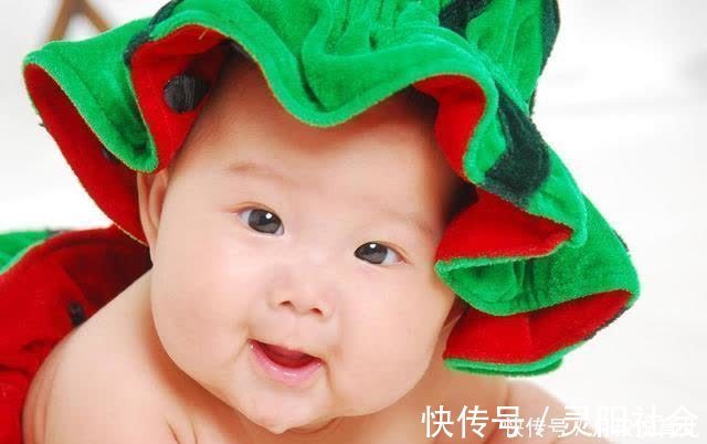 口水量|孩子经常流口水,难道是因为长牙?家长不要了解错原因了