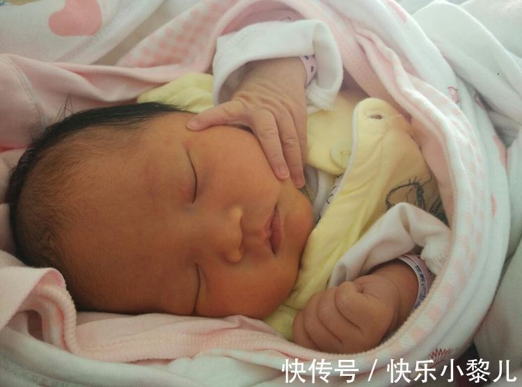 头型|新生儿三种睡姿,会让头型变丑,严重或导致头骨变形,及时纠正