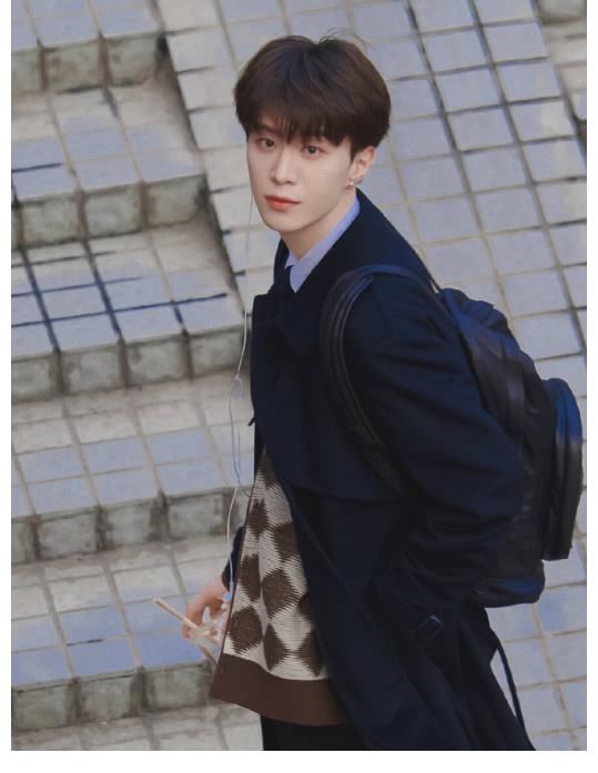 范丞丞|《青春周游記3》錄制，范丞丞短發(fā)亮眼，這一季能夠?yàn)榫琶门?
onload=