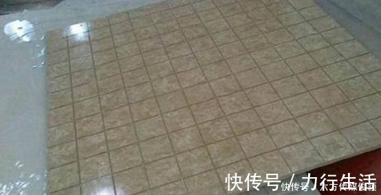卫生间|卫生间别再傻傻铺瓷砖了,有钱人家里都是这样装,老师傅也说好