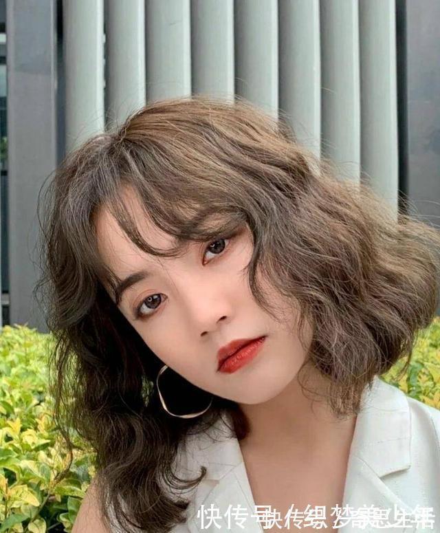 发型|不要再留黑长直了,羊毛卷时髦,空气刘海温柔,锁骨发俏皮