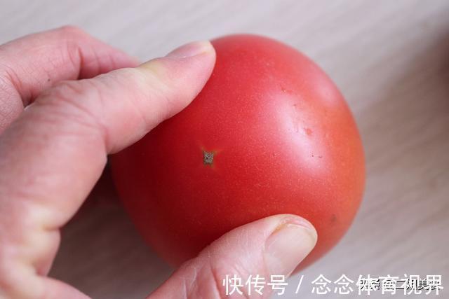 打了激素的西红柿怎么分辨?菜农:教您一招,别再买错了