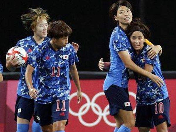 衣香|7-0！日本女足进4强，静候中国女足，1人大四喜，王霜难争金靴