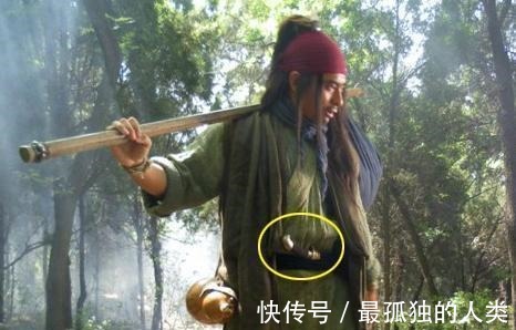 匕首|在新版水浒传中, 为何武松打虎带了把匕首!