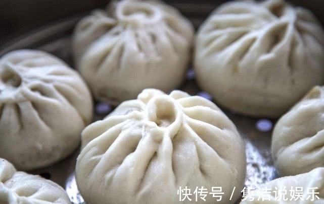 蒸包子时，大厨都会用上这3个小妙招，包子又香又软，越吃越好吃