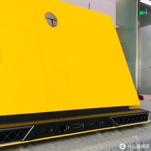 开箱|赛博坦星球万岁 大黄蜂IP定制版 雷神911ZERO游戏本开箱