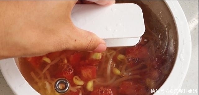 西红柿|每天晚餐吃这个减脂汤,一段时间腰细了脸小了,瘦子别喝怕你太瘦