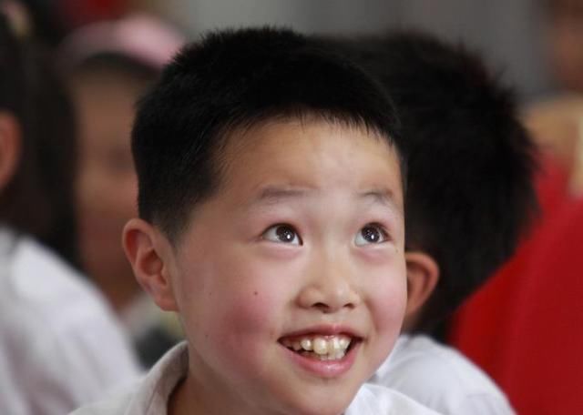 周行涛|5岁半孩子近视1000度,医生查出原因后,家长崩溃!