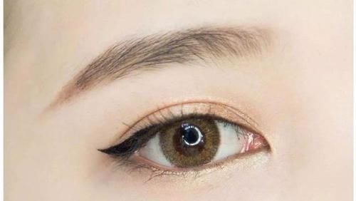 口红|为什么你的妆容总是显得“廉价”?避开这七点,才能自然又高级