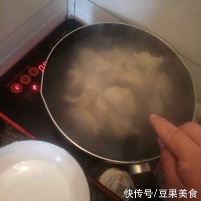 香菇白菜饺子这样做也太好吃了，每天下饭都靠它