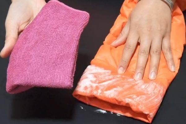 羽绒服袖口脏了?教你一招,几分钟就能恢复干净,超实用!