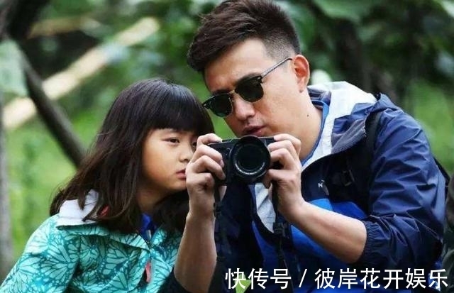 文艺|黄多多晒浴袍美照，抑郁文艺风格很像黄磊，谁能想到才15岁