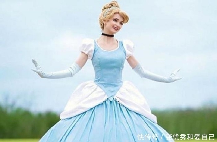 迪士尼公主真人版,白雪公主造型满分,艾莎公主高贵冷艳!