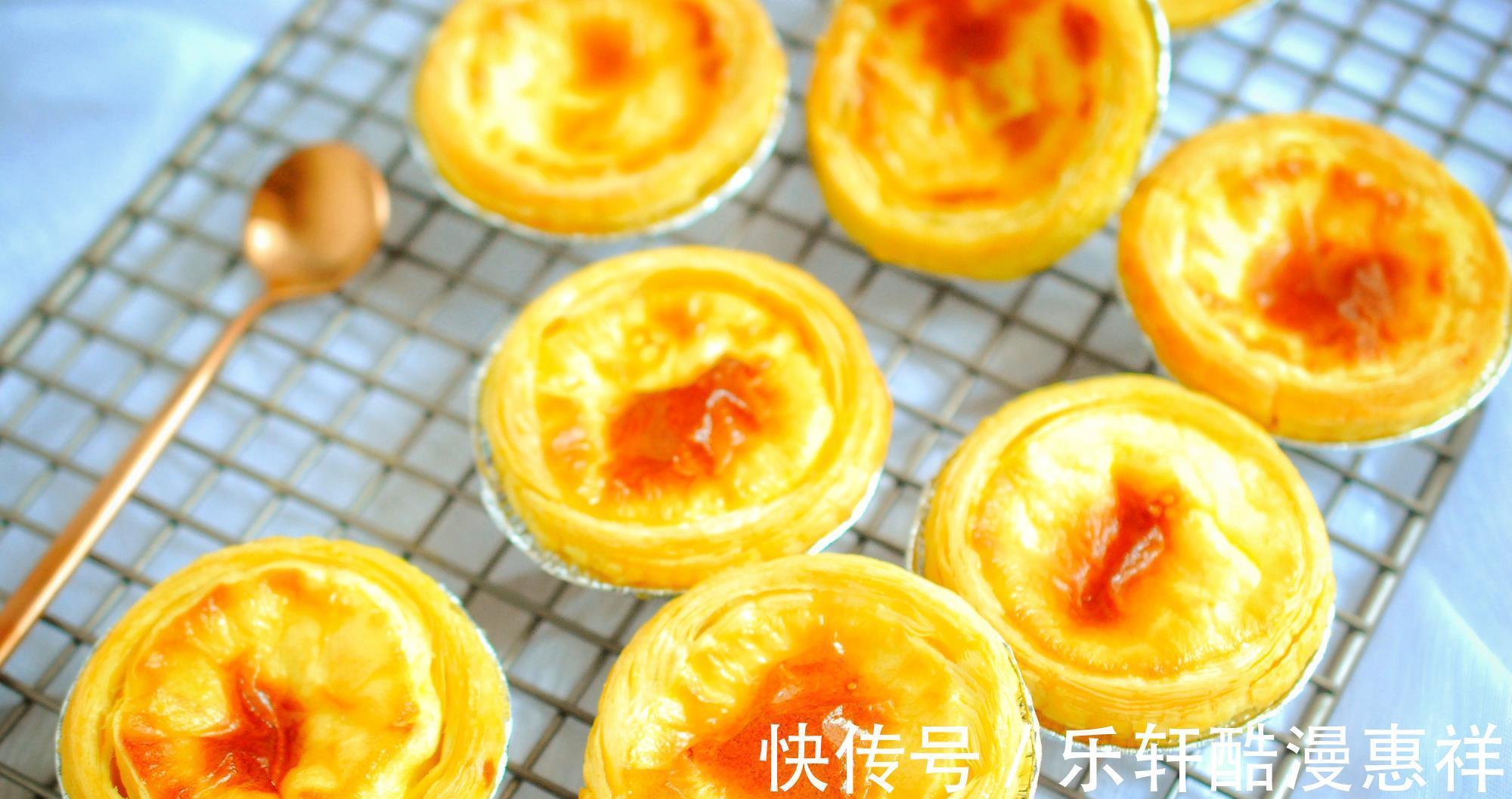 量杯|2个鸡蛋1瓶牛奶，不用奶油，做个蛋挞太简单，一捏就碎，香酥