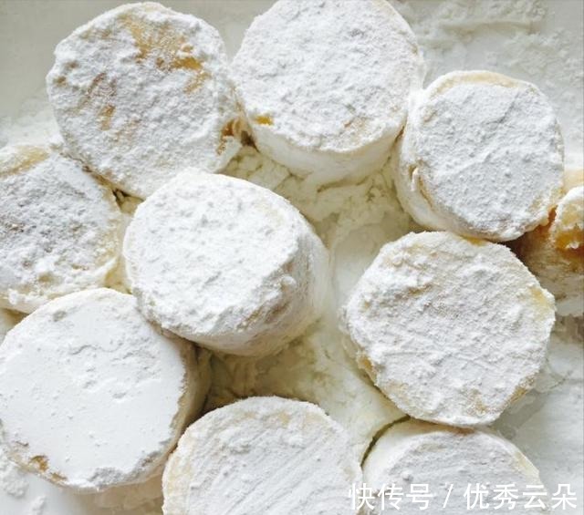 色香味|香蕉和麦片的碰撞香甜软糯这个小甜品,大人孩子都爱吃!