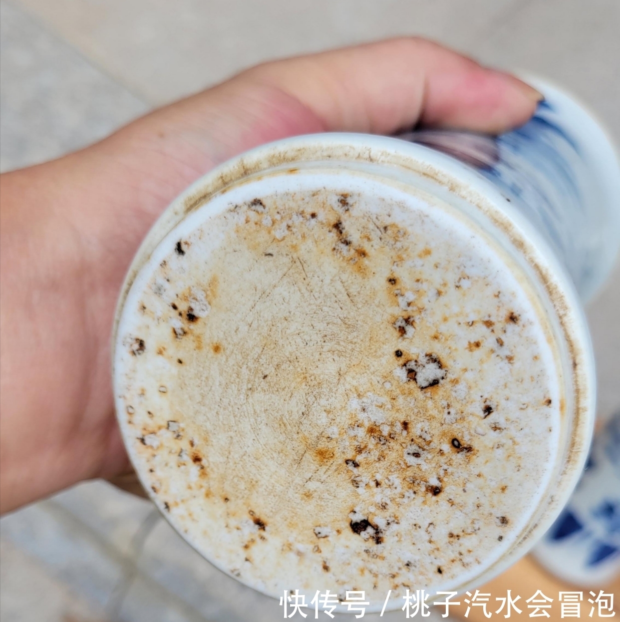 洞石@崔凯:青花花觚,仿清早期风格,有些接近