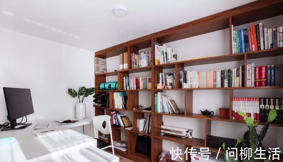 书房|朋友买下45㎡顶层阁楼,打造成带衣帽间书房休闲区的小复式,真香