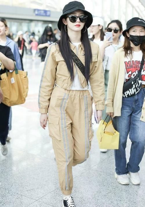 打底裤已经烂大街了,现今更流行这种“粽子裤”,怎么穿都好看!