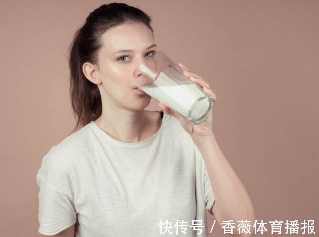 不宜|为什么不建议女性每天喝牛奶?提示:记住四点,牛奶喝起来更营养
