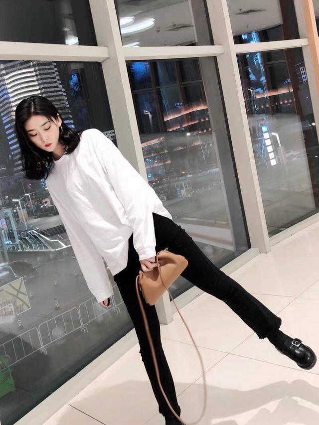 针织衫|初秋,卫衣搭配直筒裤简约高级,还能提升气质感,美如初恋女友