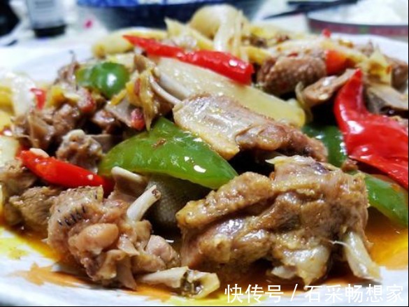 番茄牛尾汤|美食推荐芹菜炒肉丝、泡椒猪手、番茄牛尾汤、草堂八素的做法