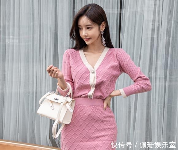 玫红|超美珠珠:玫红暖秋温润雨霖细腻针织裙!